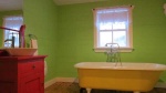 Twillingate,-Newfoundland,-Daisy's-Bathroom-2.jpg